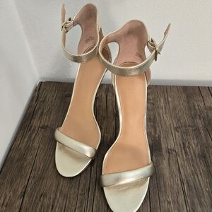 HALSTON HERITAGE Isla Gold Metallic Leather Strappy Sandal Heels Womens Size 9